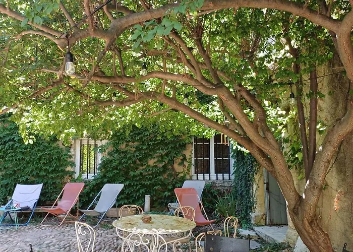 Charmante Maisonnette Au Mas Du Sauvage Guest house